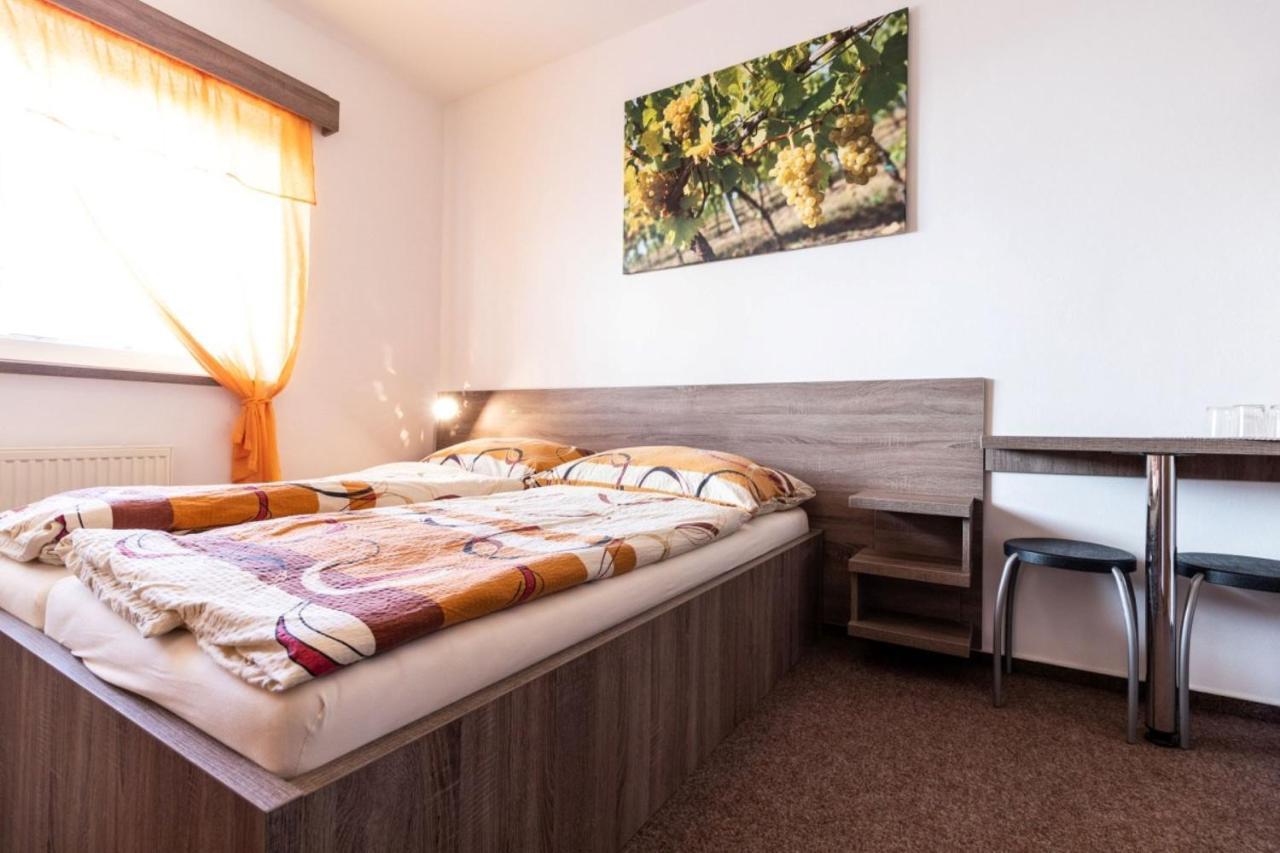 Penzion San Marco - Pod Budama Otel Mutěnice Dış mekan fotoğraf